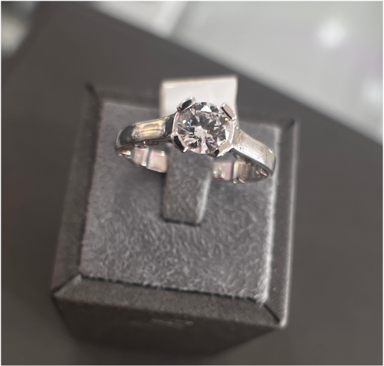 Suspiria Ring – Round Cut CZ Solitaire Center