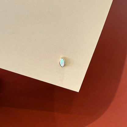 GOLD! EARRING CARTILAGE SINGLE OVAL PINK/WHITE OPAL 14K