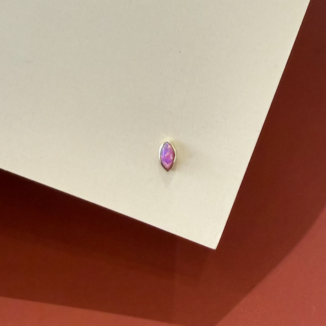 GOLD! EARRING CARTILAGE SINGLE OVAL PINK/WHITE OPAL 14K